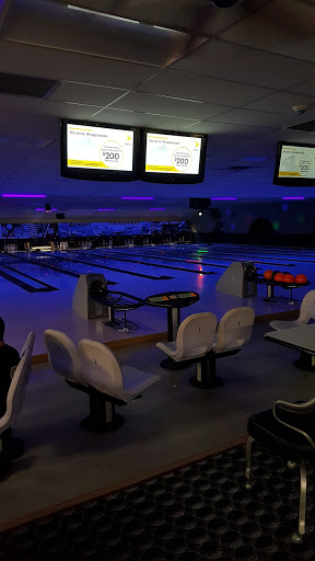 Bowling Alley «MacDill Lanes Bowling Center», reviews and photos, 8216 Hangar Loop Dr, Tampa, FL 33621, USA