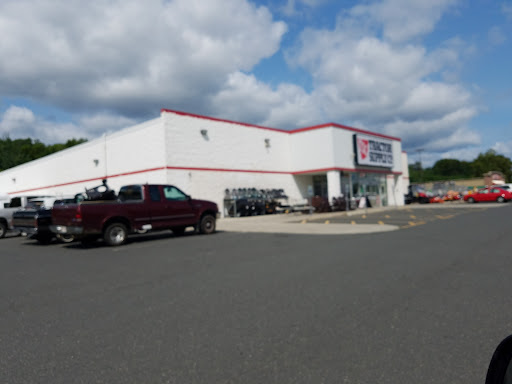 Home Improvement Store «Tractor Supply Co.», reviews and photos, 673 College Hwy, Southwick, MA 01077, USA