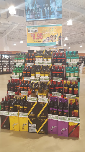 State Liquor Store «NH Liquor & Wine Outlet», reviews and photos, 92 Cluff Crossing Rd, Salem, NH 03079, USA