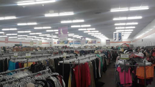 Thrift Store «19th Ave & Baseline Goodwill Retail Store, Donation Center & Career Center», reviews and photos, 1980 W Baseline Rd Suite 120, Phoenix, AZ 85041, USA