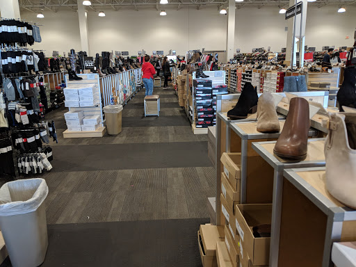 Shoe Store «DSW Designer Shoe Warehouse», reviews and photos, 10515 N Mopac Expy, Austin, TX 78759, USA