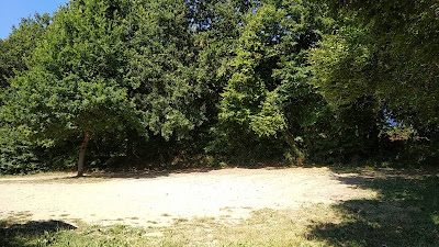 Parking de la Belletière, accès piéton à la Rigole Alimentaire à Nort-sur-Erdre