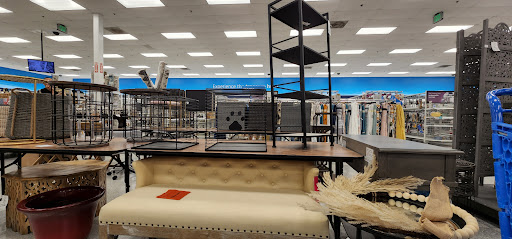 Clothing Store «Ross Dress for Less», reviews and photos, 4311 Norfolk Pkwy, West Melbourne, FL 32904, USA