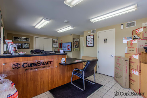 Self-Storage Facility «CubeSmart Self Storage», reviews and photos, 1551 W Algonquin Rd, Mt Prospect, IL 60056, USA