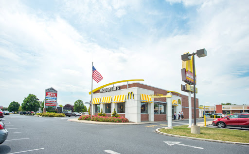 Palmyra Shopping Center, 901 E Main St, Palmyra, PA 17078, USA, 