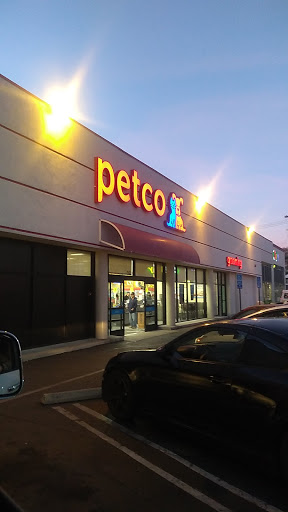 Pet Supply Store «Petco Animal Supplies», reviews and photos, 3525 W Victory Blvd, Burbank, CA 91505, USA
