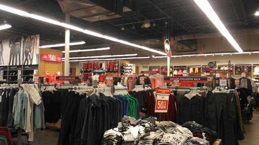 Clothing Store «Old Navy», reviews and photos, 15661 S Apopka Vineland Rd, Orlando, FL 32821, USA