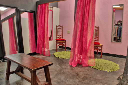 Boutique «What Women Want Resale Boutique», reviews and photos, 9012 Research Blvd Ste C12, Austin, TX 78758, USA