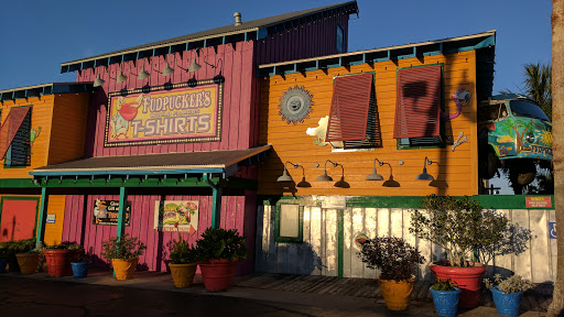 Restaurant «Fudpuckers Beachside Bar & Grill», reviews and photos, 20001 Emerald Coast Pkwy, Destin, FL 32541, USA