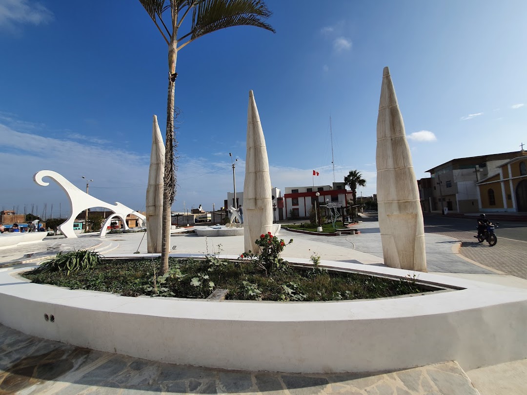 Plaza Principal de Puerto Malabrigo
