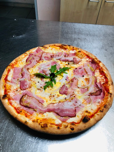 Kommentare und Rezensionen über Pizzeria Carrera