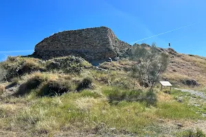 Yacimiento arqueológico del Cerro de la Encina image