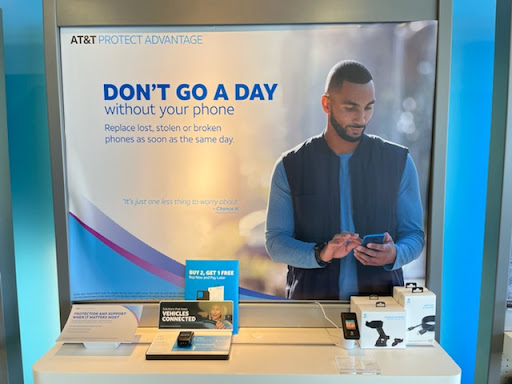 Cell Phone Store «AT&T Authorized Retailer», reviews and photos, 13 N Groesbeck Hwy, Charter Twp of Clinton, MI 48036, USA