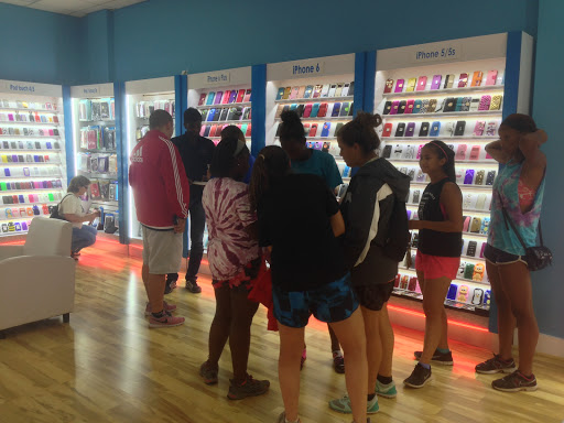 Phone Repair Service «Cell Doc - Woodbridge Center Phone Repair», reviews and photos, 250 Woodbridge Center Dr, Woodbridge, NJ 07095, USA