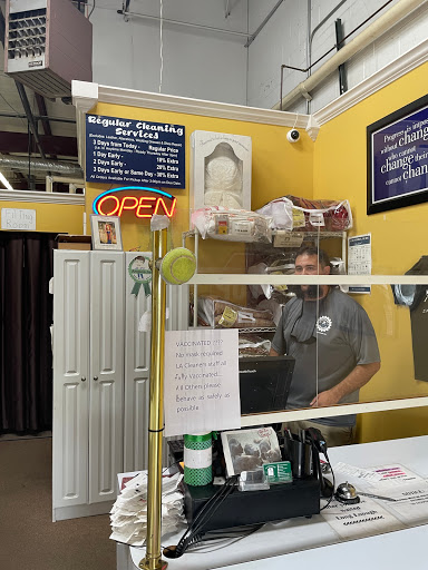 Dry Cleaner «LA Cleaners», reviews and photos, 6113 Maxtown Rd, Westerville, OH 43082, USA