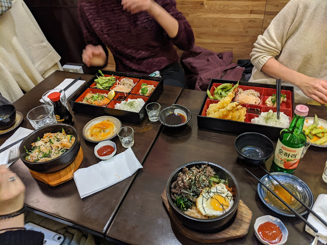 Discover the Best Izakaya Restaurants Near You in GB - A Guide to Japanese and Korean Cuisine