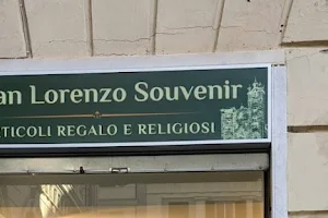 San Lorenzo Souvenir image