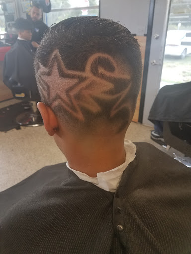 Barber Shop «The Giants Barber Shop», reviews and photos, 1165 S Duncan Dr, Tavares, FL 32778, USA