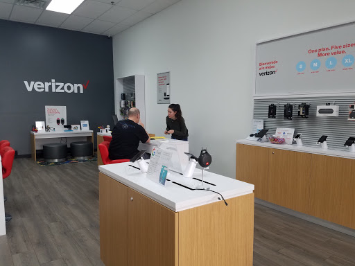 Cell Phone Store «Verizon Authorized Retailer - Your Wireless», reviews and photos, 1016 E Hebron Pkwy #120, Carrollton, TX 75010, USA