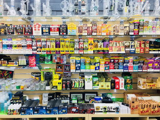 Tobacco Shop «Vape & Smoke Shop - West Pines», reviews and photos, 12397 Pembroke Rd, Pembroke Pines, FL 33025, USA