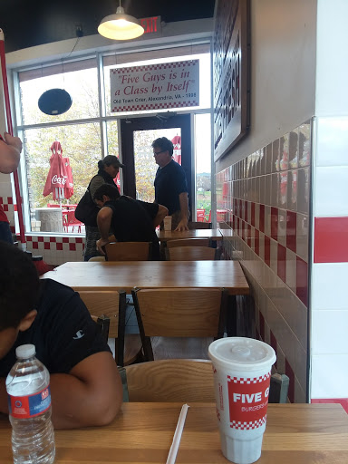 Shopping Mall «Oakdale Village Shopping Center», reviews and photos, 8301 3rd St N, St Paul, MN 55128, USA