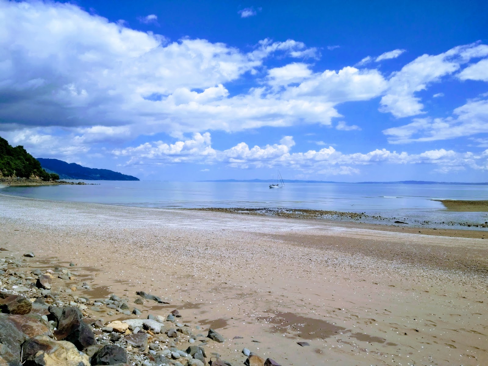 Tapu Beach的照片 和它美丽的风景