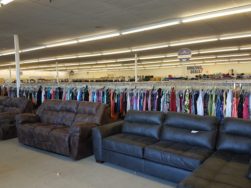 Thrift Store «The Salvation Army Family Stores- Twin Cities», reviews and photos, 1000 E Moore Lake Dr, Fridley, MN 55432, USA