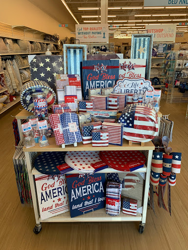 Home Goods Store «Tuesday Morning», reviews and photos, 1615 Sun City Center Plaza, Sun City Center, FL 33573, USA