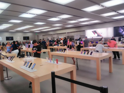 Computer Store «Apple Millenia», reviews and photos, 4200 Conroy Rd, Orlando, FL 32839, USA