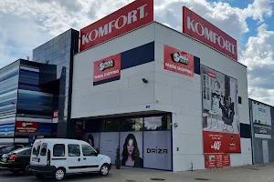 Komfort - Podłogi, Dywany i Drzwi image