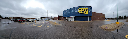Best Buy, 1643 County Road B2 W, St Paul, MN 55113, USA, 