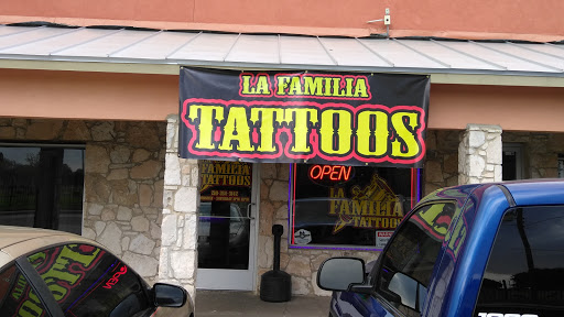 Tattoo Shop «La Familia Tattoo», reviews and photos, 208 S New Braunfels Ave, San Antonio, TX 78223, USA