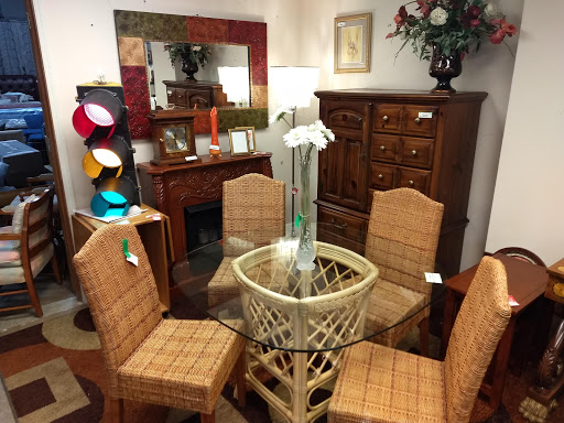Consignment Shop «New Leaf Home Furnishings», reviews and photos, 2449 Pierce Dr #3, Spring Grove, IL 60081, USA