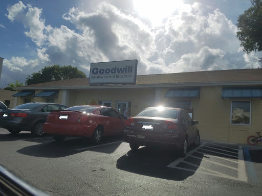 Used Book Store «Goodwill Book Store & Donation Center», reviews and photos