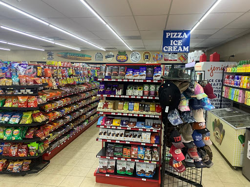 Convenience Store «Neighborhood Store», reviews and photos, 700 Cuernavaca Dr N, Austin, TX 78733, USA