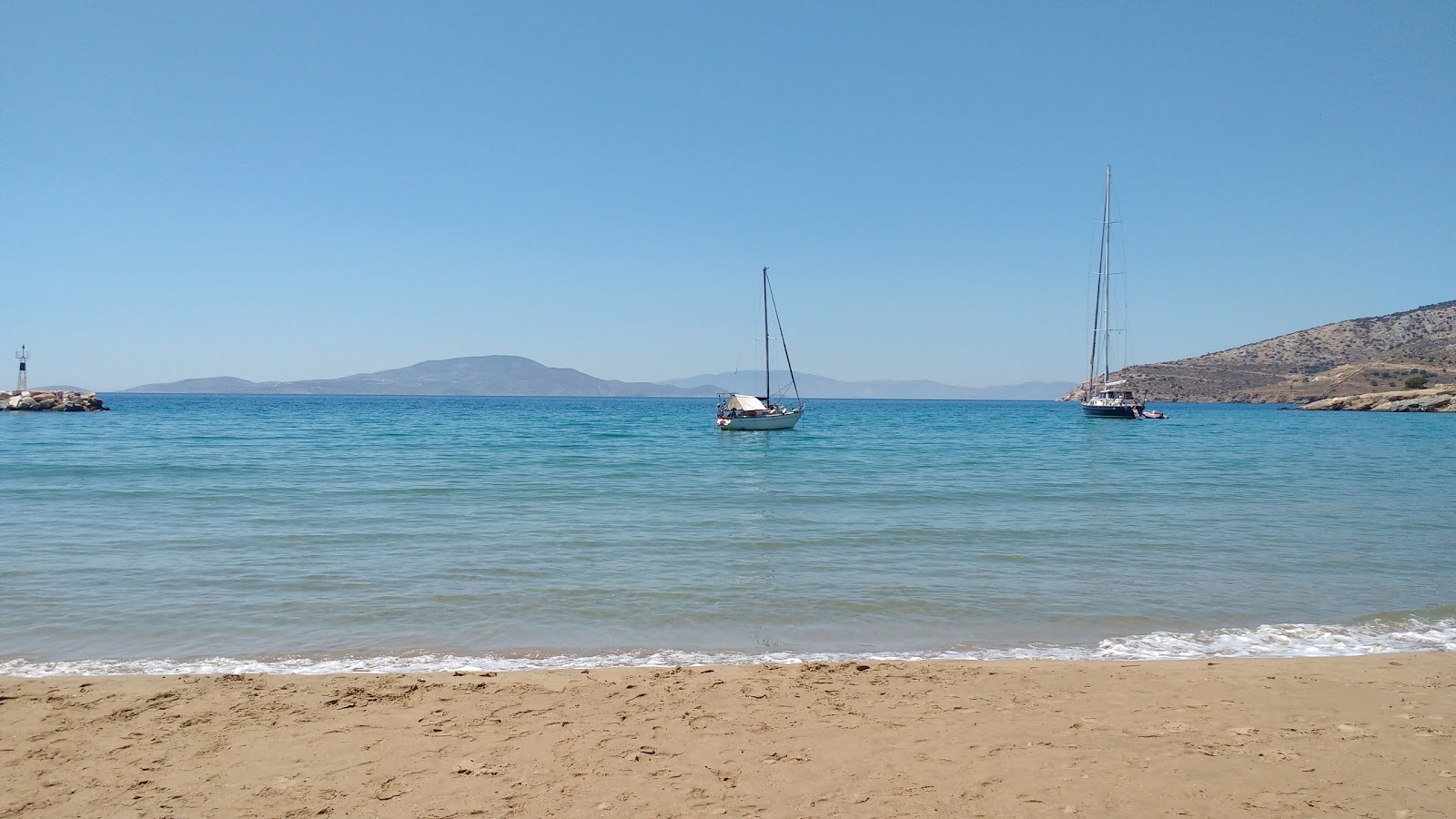 Zdjęcie Plaża Kalados położony w naturalnym obszarze