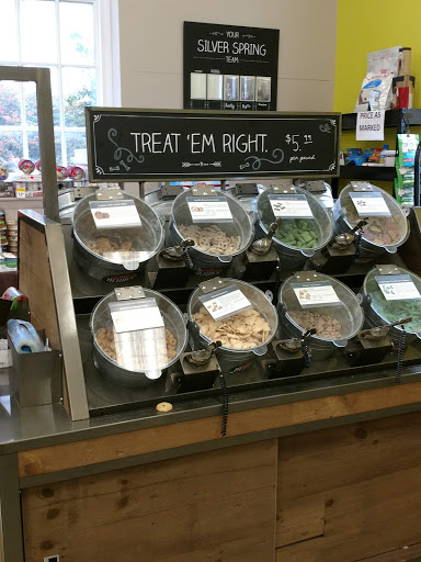 Pet Supply Store «Unleashed by Petco», reviews and photos, 8412 Georgia Ave, Silver Spring, MD 20910, USA