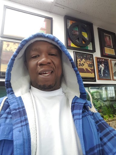 Car Wash «Evanston Car Wash & Detail Center», reviews and photos, 2416 Dempster St, Evanston, IL 60202, USA