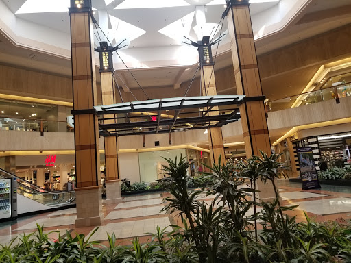 Computer Store «Apple Northbrook», reviews and photos, 1310 Northbrook Ct, Northbrook, IL 60062, USA