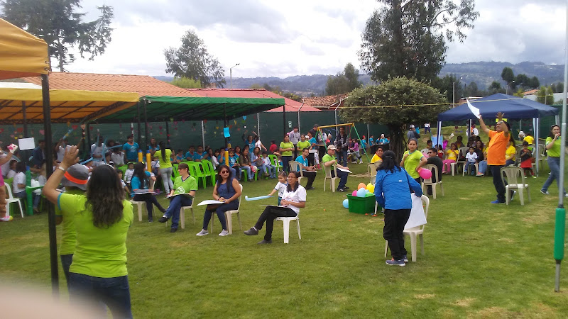Institución Educativa "Explorando"