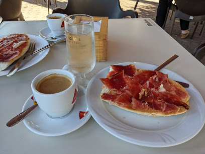 Bar Venga Enseguía - Av. Pierre de Coubertin, 40, 10005 Cáceres, Spain