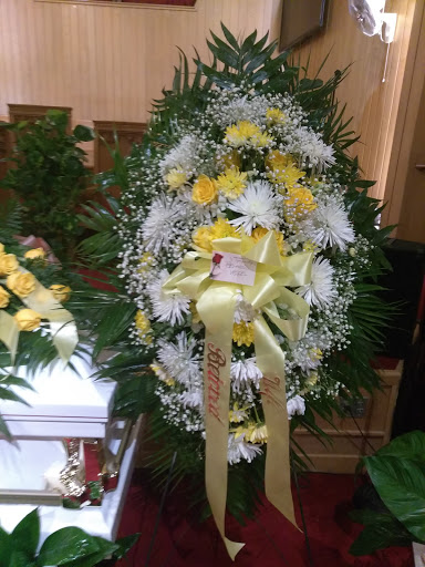 Florist «Plump Chicago Flower Shop», reviews and photos, 411 E Oakwood Blvd, Chicago, IL 60653, USA