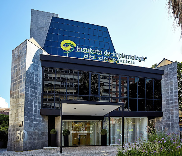 Instituto de Implantologia - Dentista