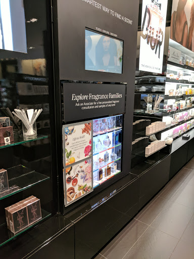Cosmetics Store «SEPHORA», reviews and photos, 4766 Admiralty Way C1-3, Marina Del Ray, CA 90202, USA