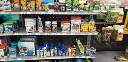 Pet Supply Store «Petco Animal Supplies», reviews and photos, 11620 W 95th St, Overland Park, KS 66214, USA
