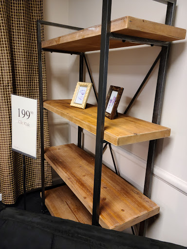 Furniture Store «Mor Furniture for Less | Lynnwood», reviews and photos, 4029 Alderwood Mall Blvd, Lynnwood, WA 98036, USA