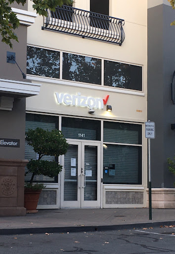 Cell Phone Store «Verizon», reviews and photos, 1141 Locust St, Walnut Creek, CA 94596, USA