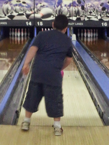 Bowling Alley «McKinley Lanes Bowling Center», reviews and photos, 2666 Robbins Ave, Niles, OH 44446, USA