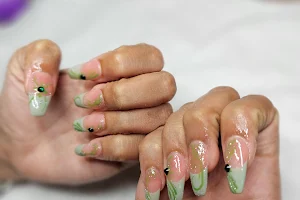 Trending Nails & Co. image