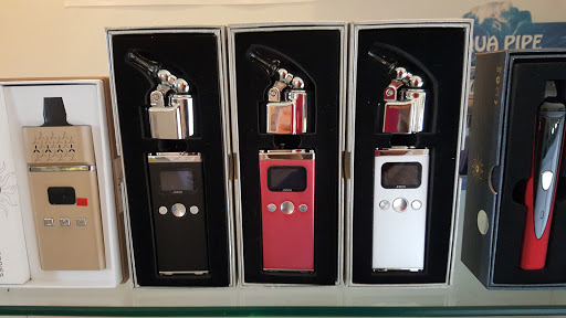 Tobacco Shop «Apparatus Smoke Shop», reviews and photos, 284 Cowesett Ave, West Warwick, RI 02893, USA